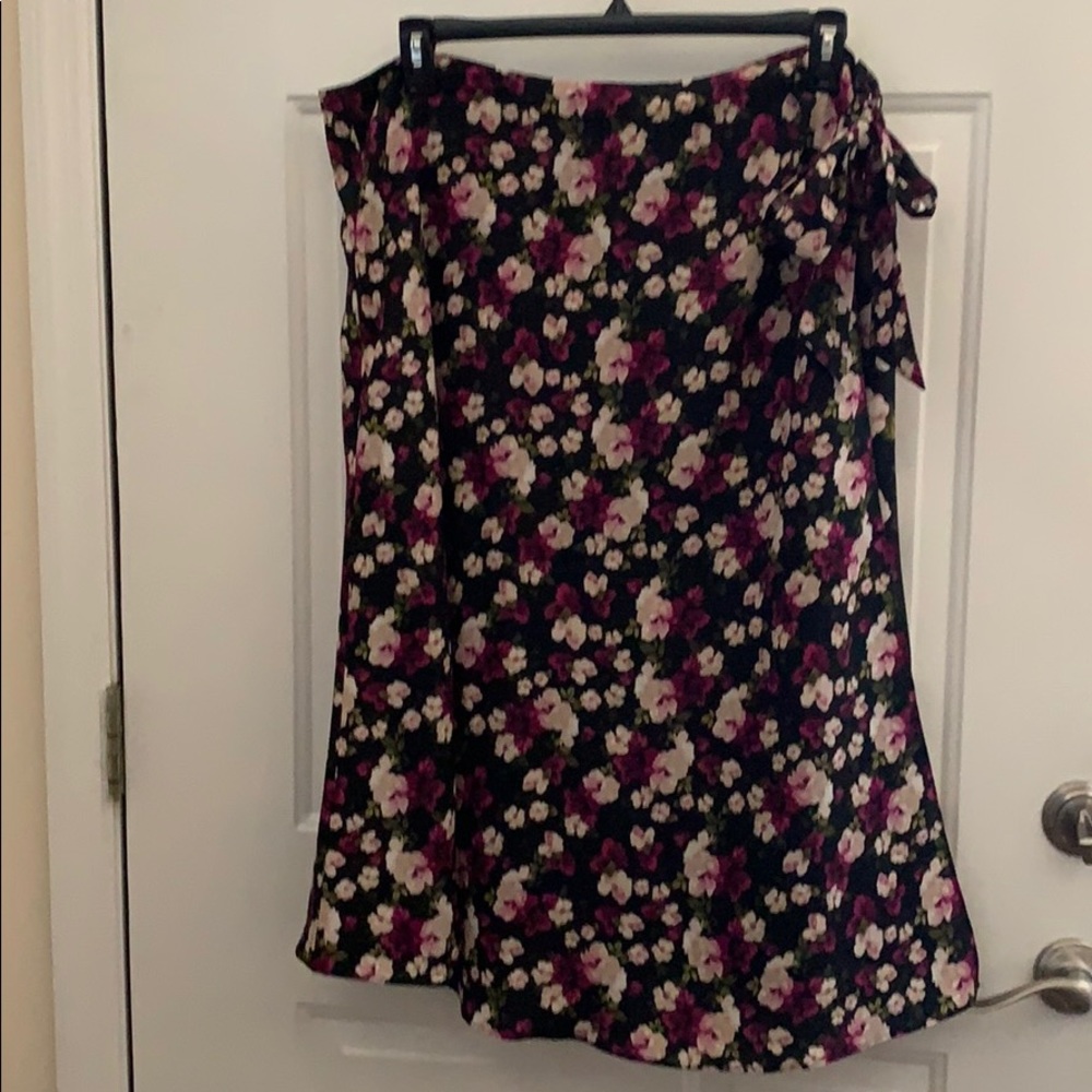Calvin Klein Lined Floral Print Faux Wrap Skirt - 14W